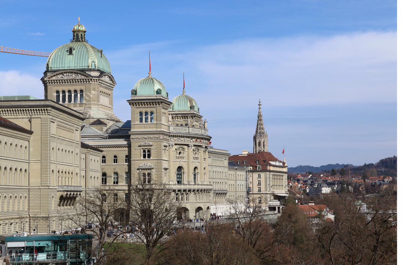 Bundeshaus Bern mit Berner Münster