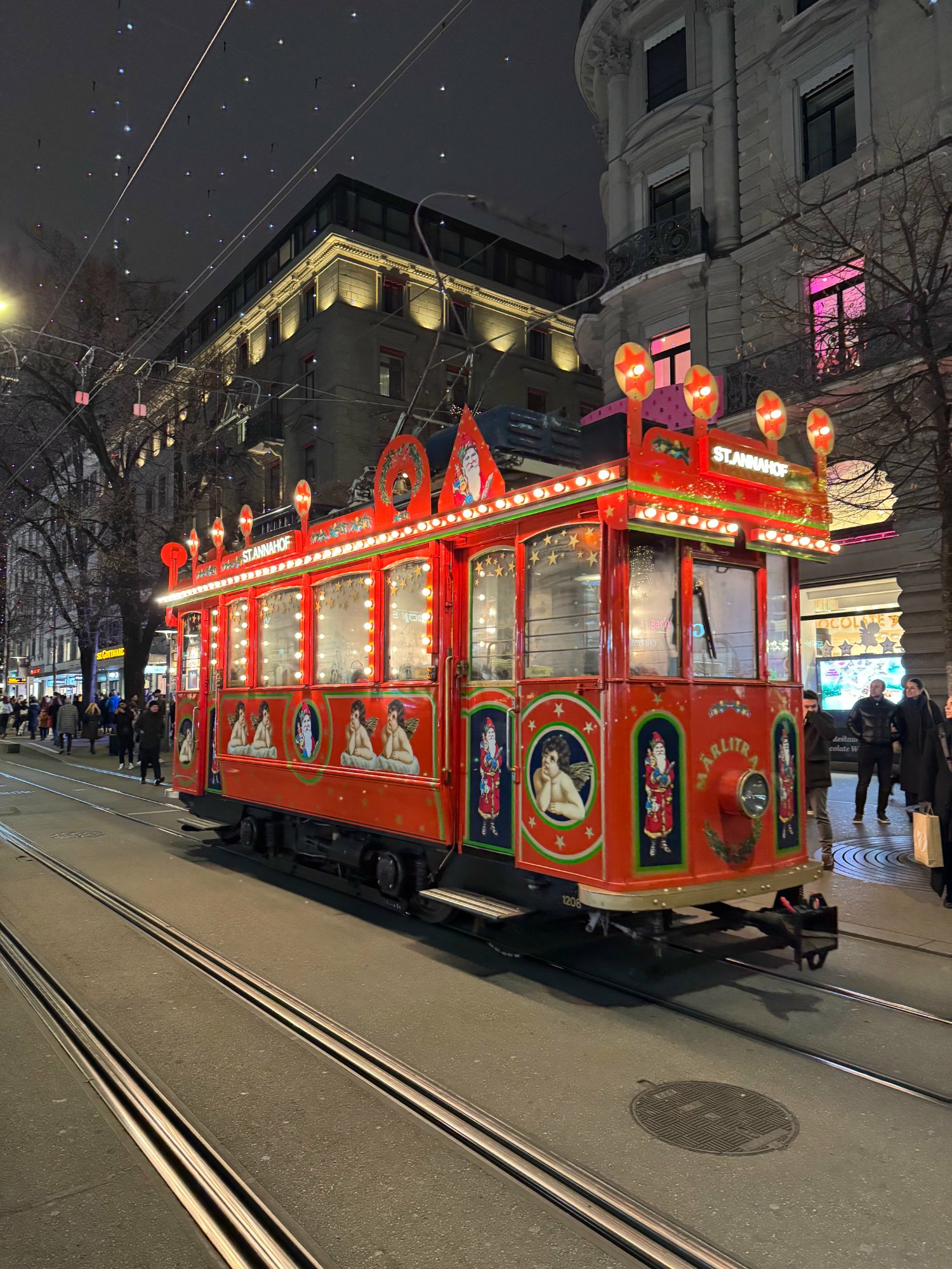 Märlitram Zürich bei Nacht